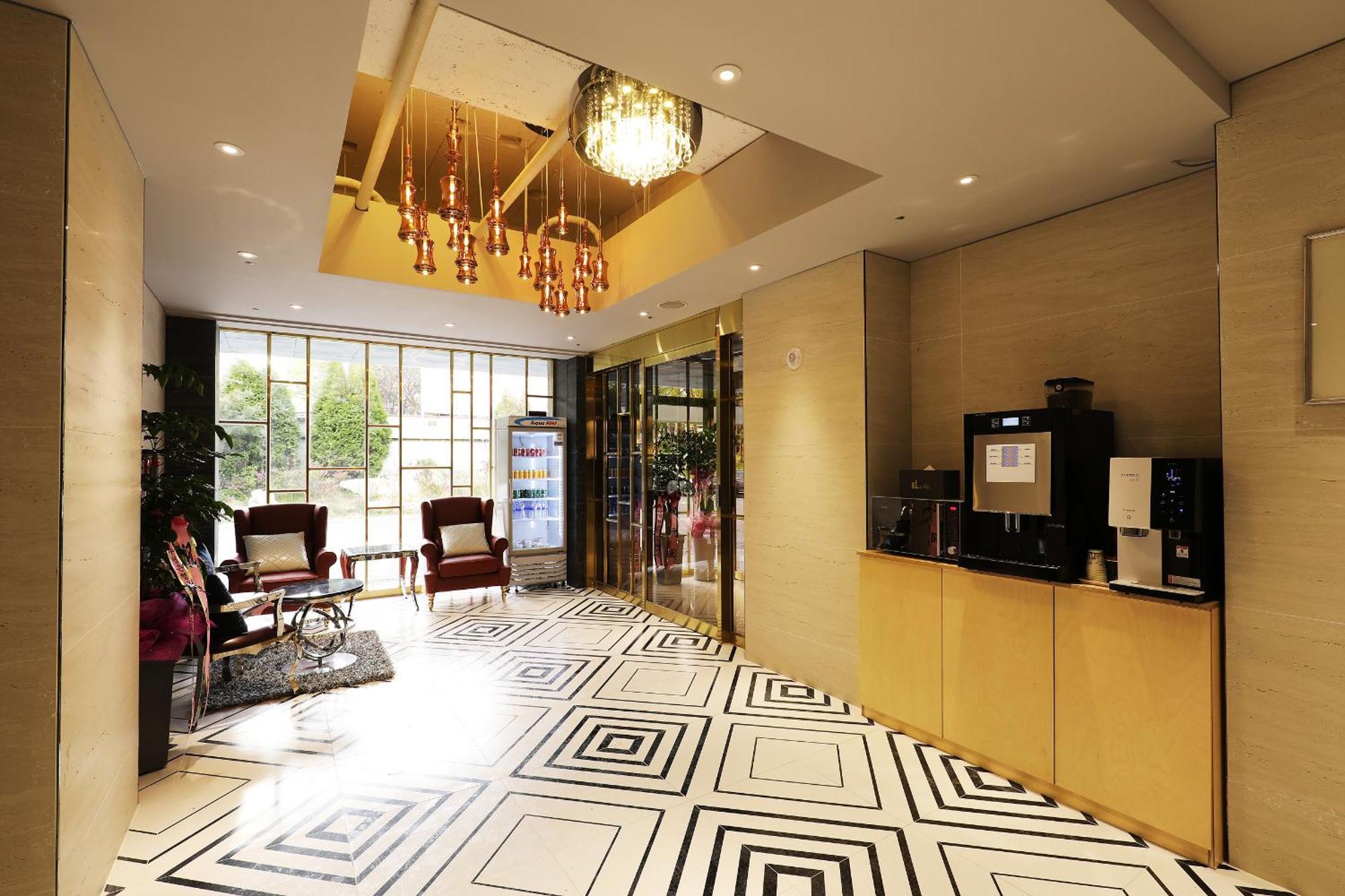 El Tower Hotel 群山 外观 照片