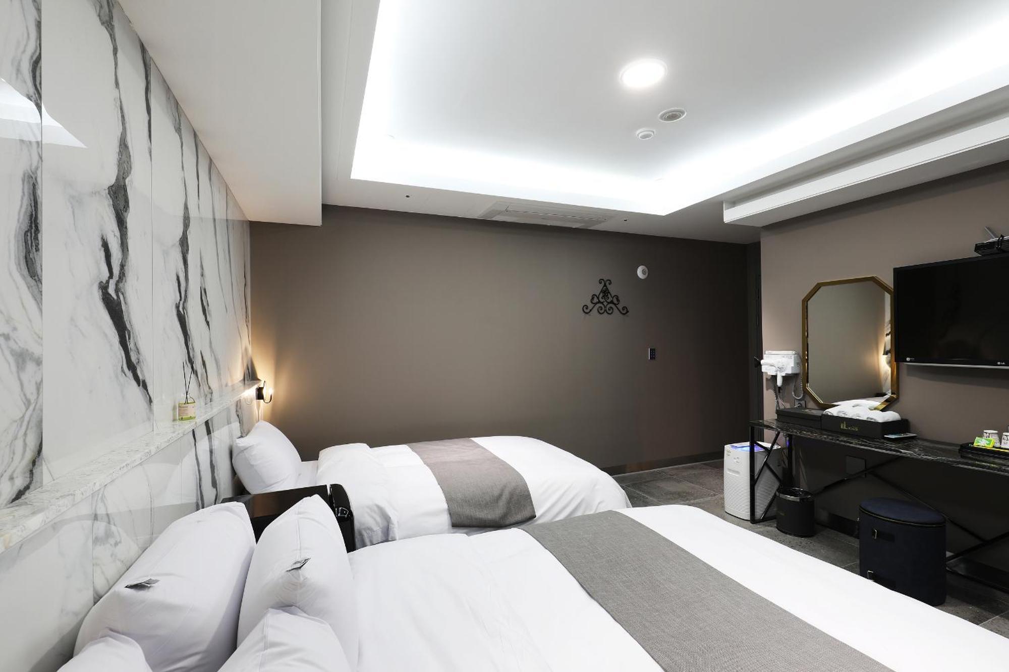 El Tower Hotel 群山 外观 照片